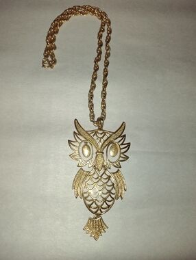 Large Owl Pendant With Moving Eyes And 21" Necklace Gold Tone 5" Tall